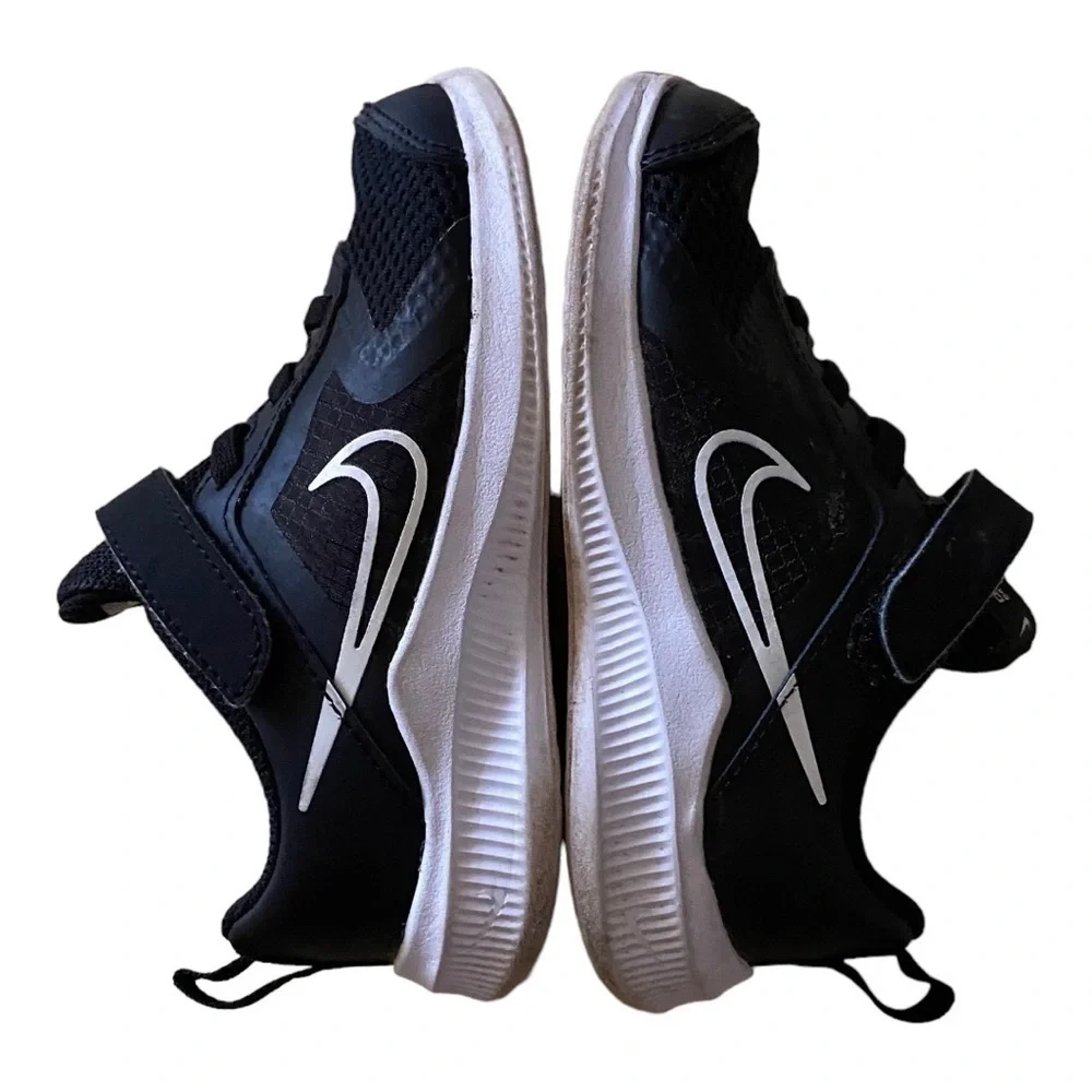 NIKE-UNISEX KIDS BLACK DOWNSHIFTER SHOES-SIZE 9C